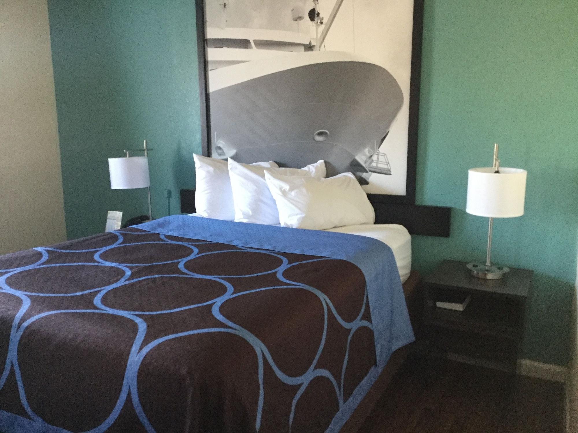Super 8 By Wyndham Clearwater/St. Petersburg Airport Hotel Buitenkant foto