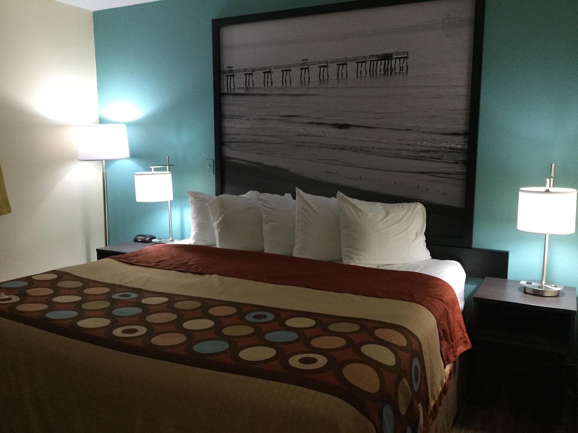 Super 8 By Wyndham Clearwater/St. Petersburg Airport Hotel Buitenkant foto