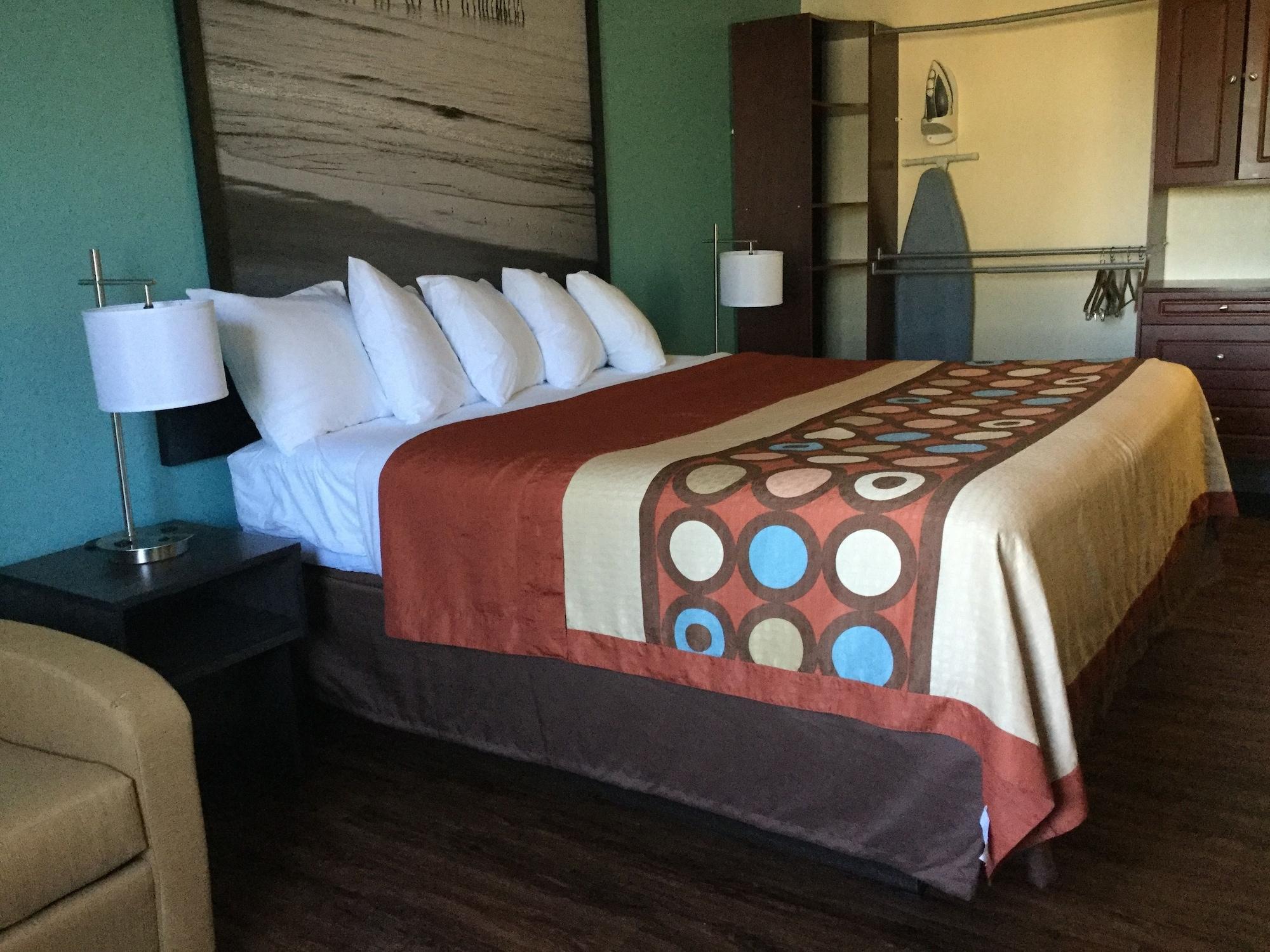 Super 8 By Wyndham Clearwater/St. Petersburg Airport Hotel Buitenkant foto
