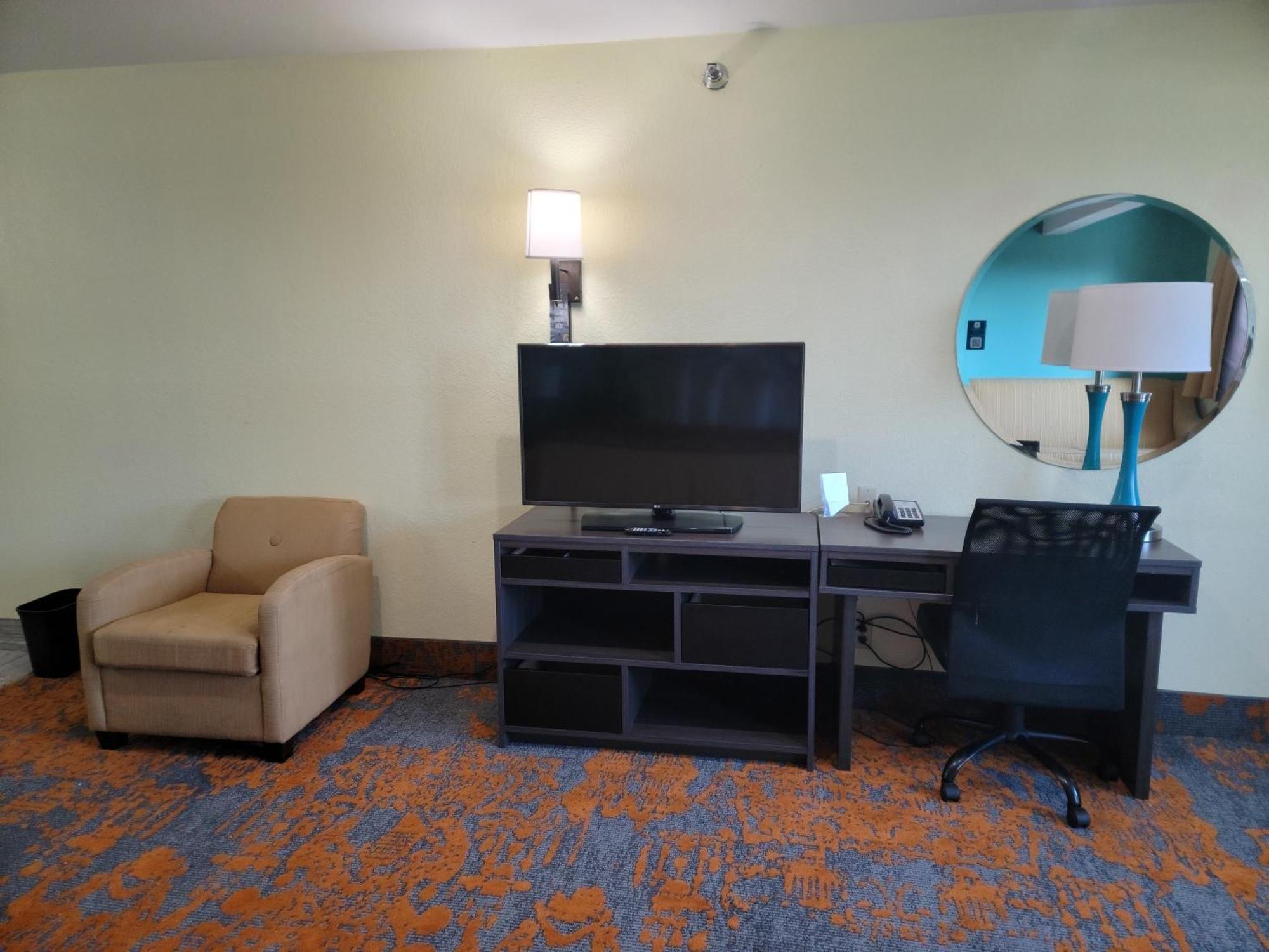Super 8 By Wyndham Clearwater/St. Petersburg Airport Hotel Buitenkant foto