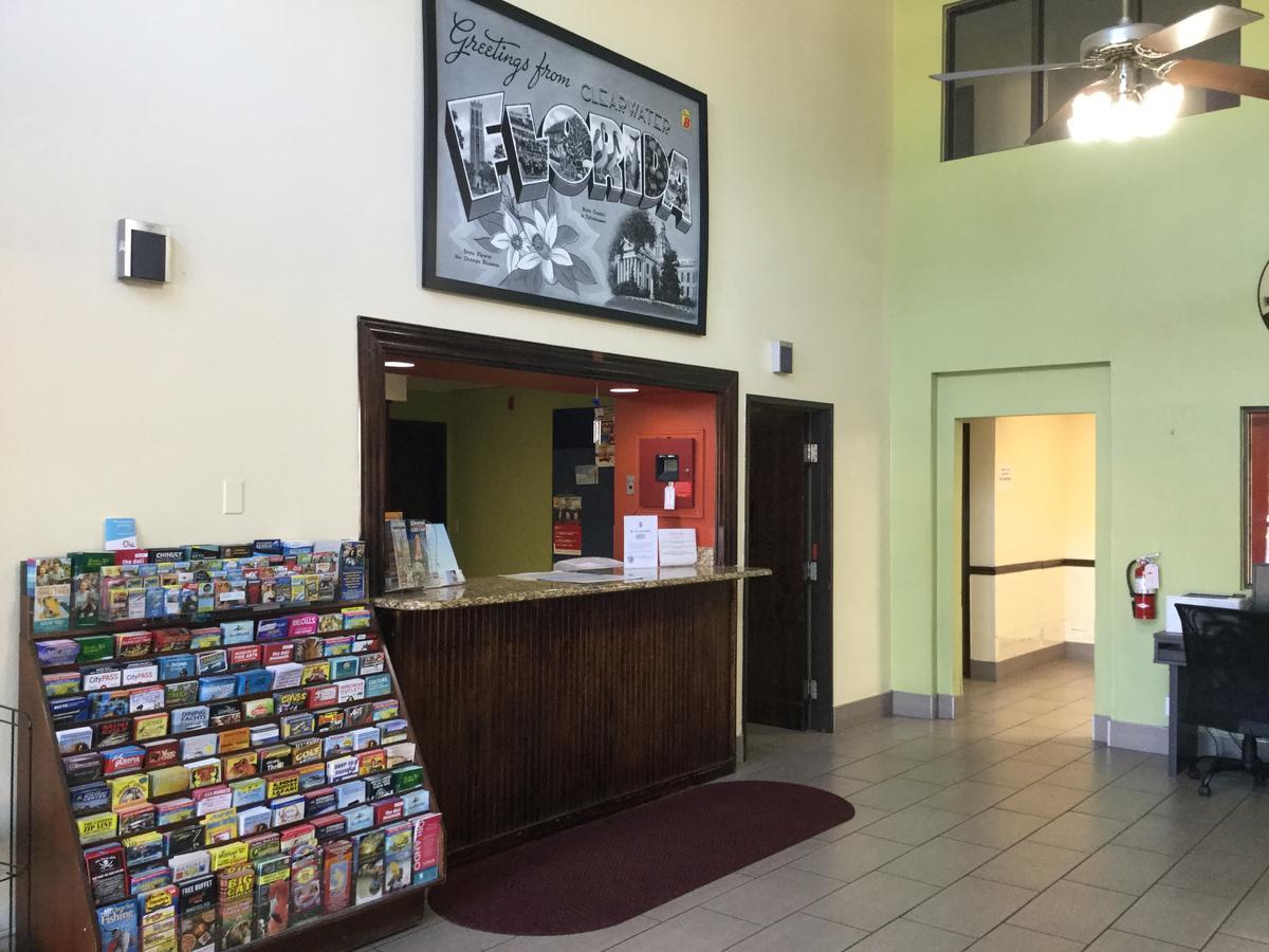 Super 8 By Wyndham Clearwater/St. Petersburg Airport Hotel Buitenkant foto