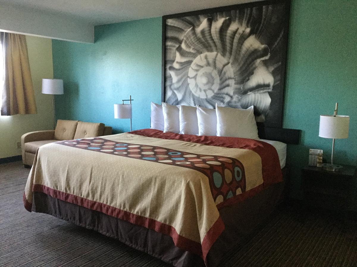 Super 8 By Wyndham Clearwater/St. Petersburg Airport Hotel Buitenkant foto